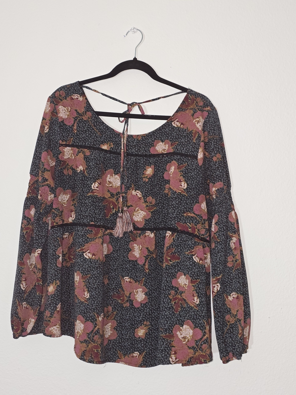 Knox Rose Black Floral Peasant Blouse with Dusty Rose Flowers